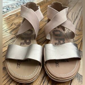 EUC SOREL Ella Sandal Warm Gold 9.5 B (M)